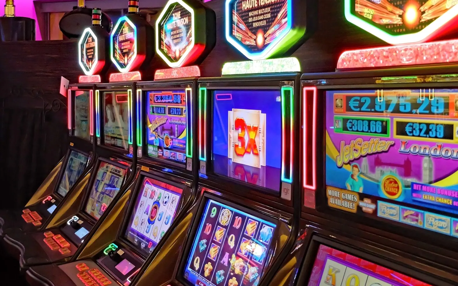 Casino, game of chance and slot machines